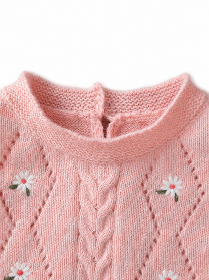 Chaleco tejido con flores bordadas